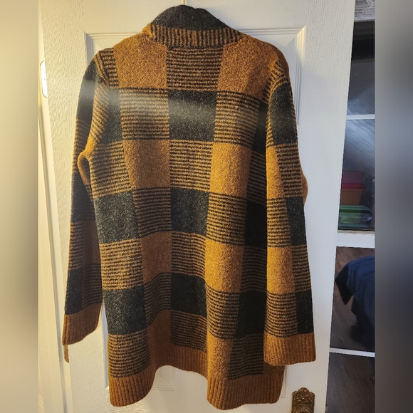 039. The Evolution by Cyrus Miley Two Pocket Cardigan - Picture 6 of 8